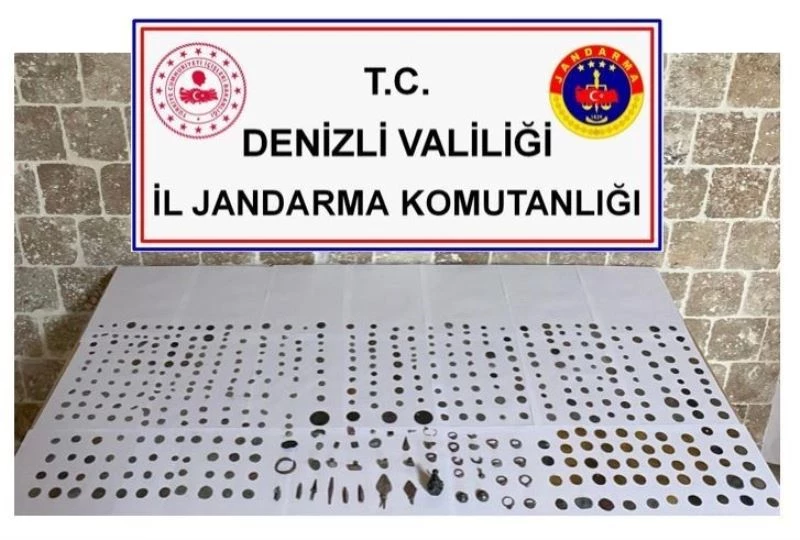 Tarihi eserleri satamadan yakalandı
