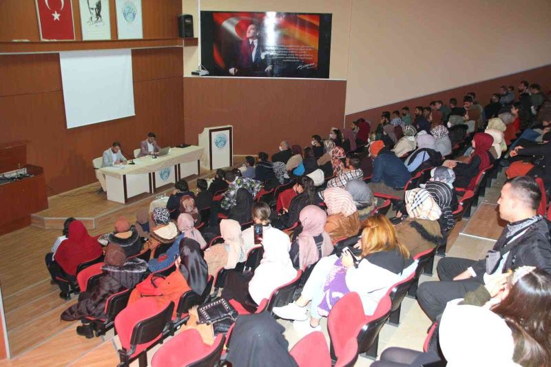 “Türkiye’de Arap Dili Eğitiminin Önemi” başlıklı söyleşi gerçekleştirildi
