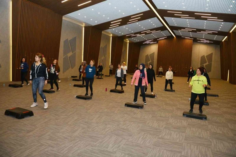 Isparta’lı kadınlar hem stres atıyorlar hem enerji topluyorlar
