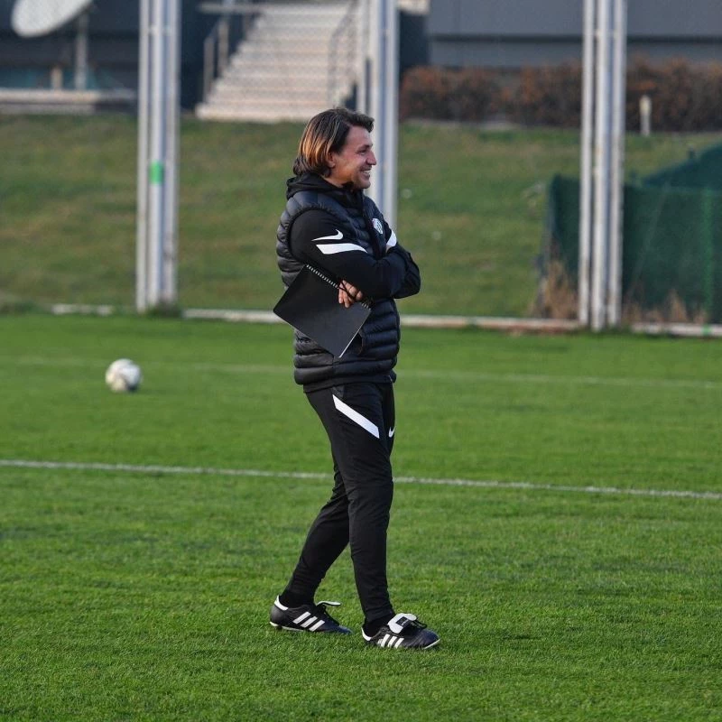 Tamer Tuna: “Taraftarımıza iyi futbol seyrettireceğiz”
