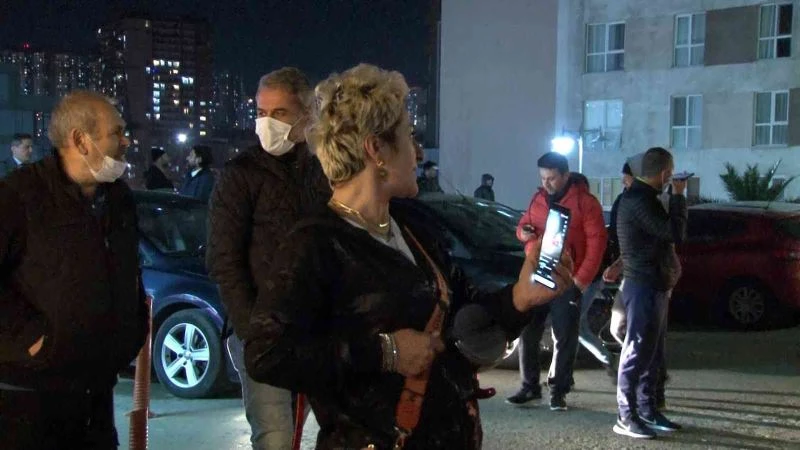 Esenyurt’ta site sakinleri tencere tavayla eylem yaptı
