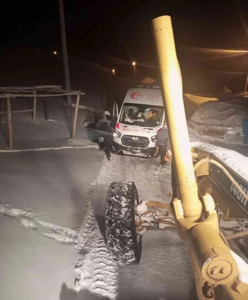 Tansiyon hastası 4 saatlik çalışma sonucu kurtarıldı
