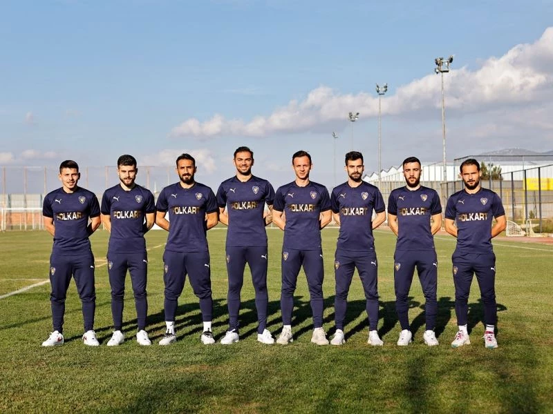 Bucaspor’da imza şov: 8 futbolcunun sözleşmeleri yenilendi
