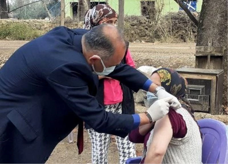 Aşılamada Türkiye birincisi olan Osmaniye’de vatandaşlar evlerinde aşılanıyor