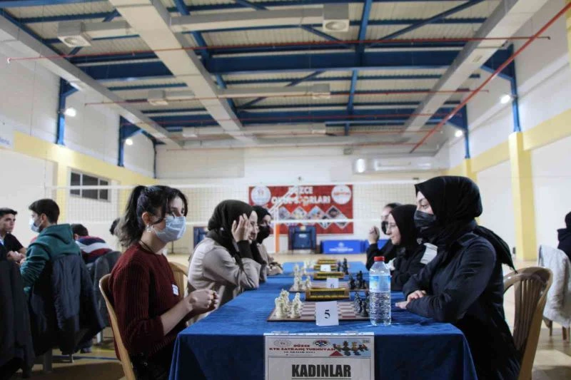 Yurtlar arası satranç şampiyonası yapıldı

