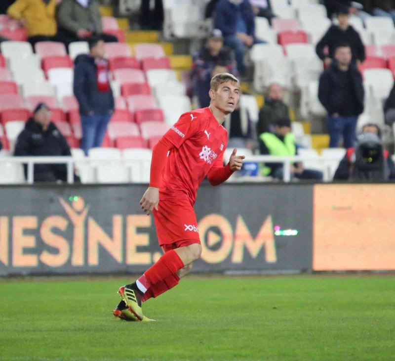 Sivassporlu Muhammed Emin İskenderunspor’a transfer oldu
