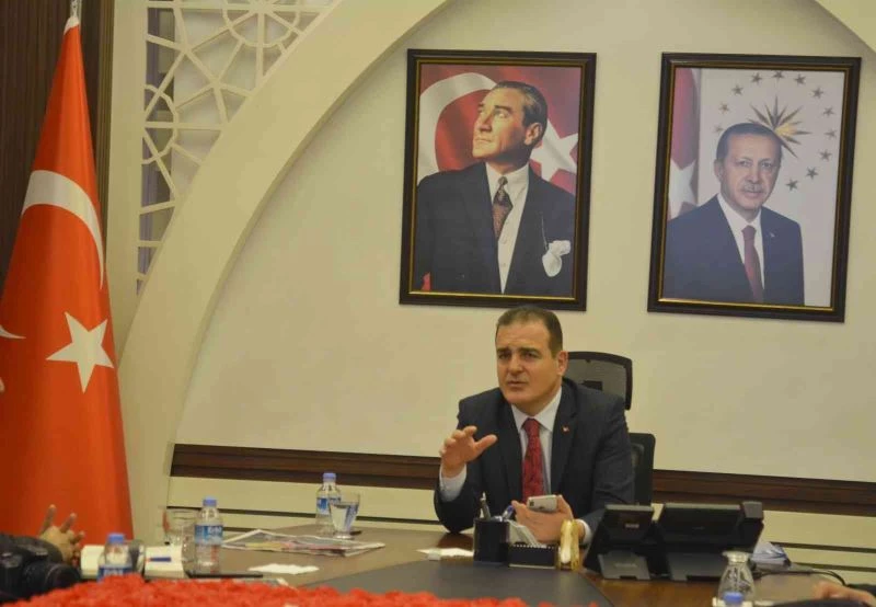 Vali Akbıyık: “Terör Hakkari’nin gündeminden çıkıyor”
