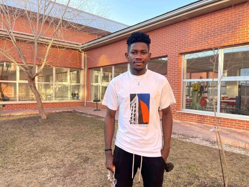 Eskişehir her eğitim öğretim sezonunda yeni ve renkli kültürlerle bütünleşiyor
