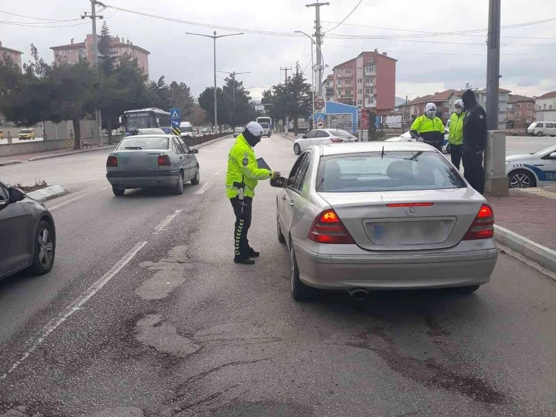 Trafik denetimlerinde 2 bin 760 aracın 348 sürücüsüne ceza kesildi
