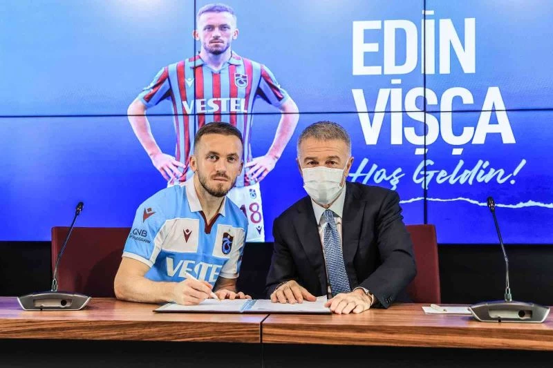 Edin Visca için imza töreni düzenlendi
