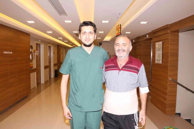 Uzman ekiple rektum kanseri cerrahisi yüz güldürüyor
