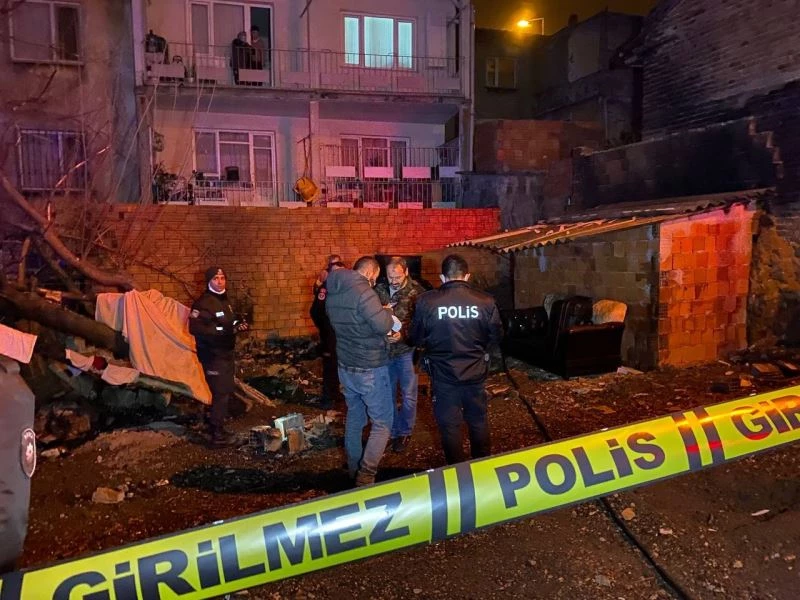 Alkollü şahıs sigara içerken uykuya dalınca çıkan yangında hayatını kaybetti
