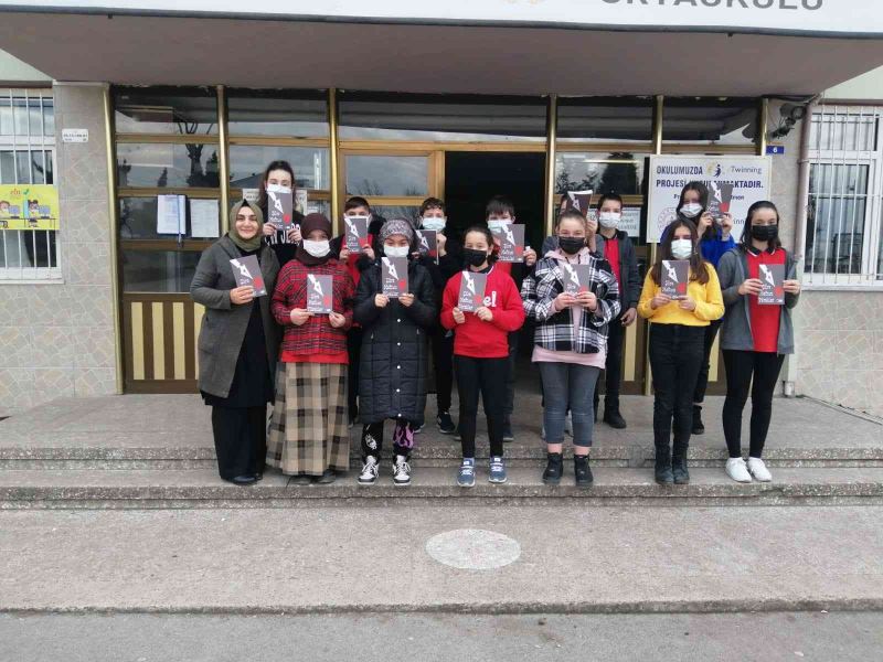 Türk ve Azeri öğrencilerden ortak şiir kitabı
