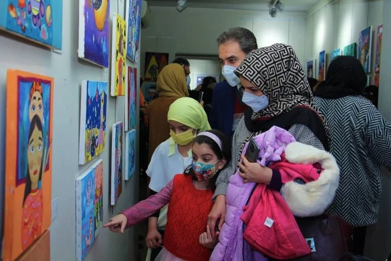 Tahranlı çocukların salgında çizdiği resimler 2 yıl sonra sergide buluştu
