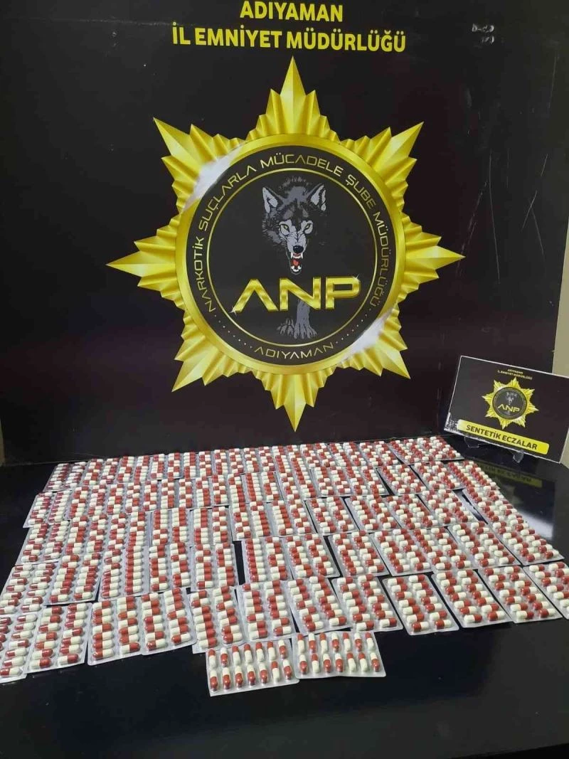 Adıyaman’da 896  adet sentetik hap ele geçirildi
