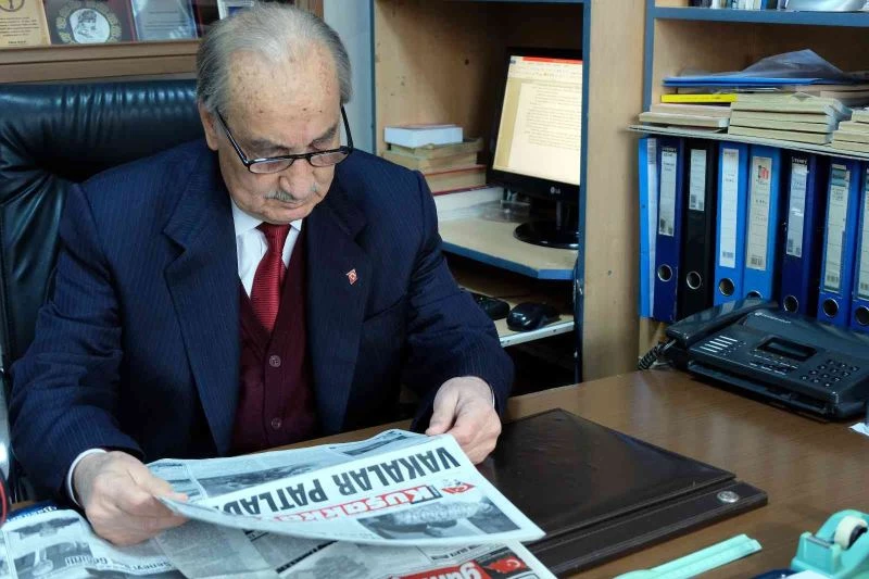 55 yıldır bıkmadan, usanmadan yazıyor
