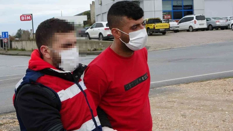 Manavgat’ta jandarma, uyuşturucu tacirini nefes kesen kovalamaca sonucu yakaladı
