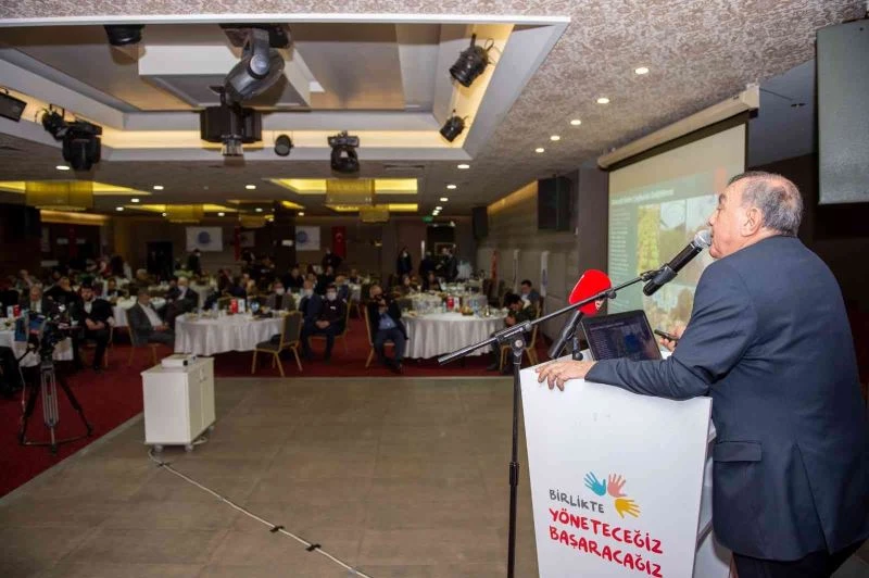 Başkan Akay açıkladı: “Kent meydanı Büyükşehir’e devrediliyor”
