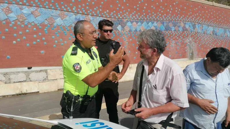 Kazaya karışan sürücü trafik polislerini adeta canından bezdirdi
