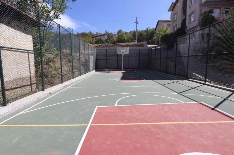 Şaphane MYO’da basketbol sahası hizmete girdi
