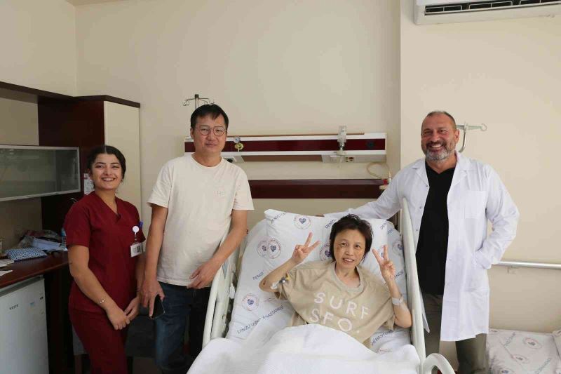 Pamukkale’de düşerek kalçasını kıran Singapurlu turist, Cerrahi Hastanesi’nde sağlığına kavuştu
