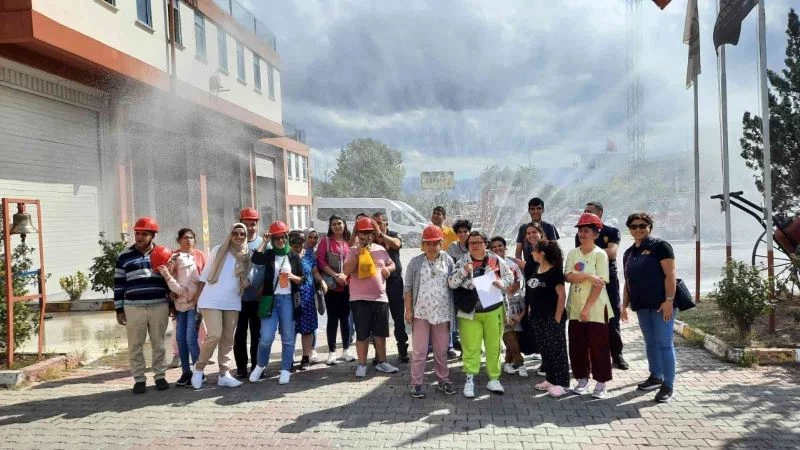Özel çocuklar itfaiyesi binasını gezerek bilgi aldı
