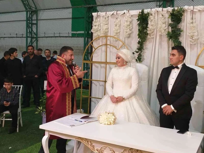 Zabıta memuru başkana enişte oldu
