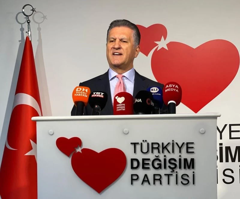 TDP Genel Başkanı Sarıgül: “Başörtülü anne de çocuğunu doyuramıyor, başörtüsüz anne de çocuğunu doyuramıyor. Kürt baba da evini geçindiremiyor, Türk baba da evini geçindiremiyor. Alevi genç de işsiz, Sünni genç de işsiz”
