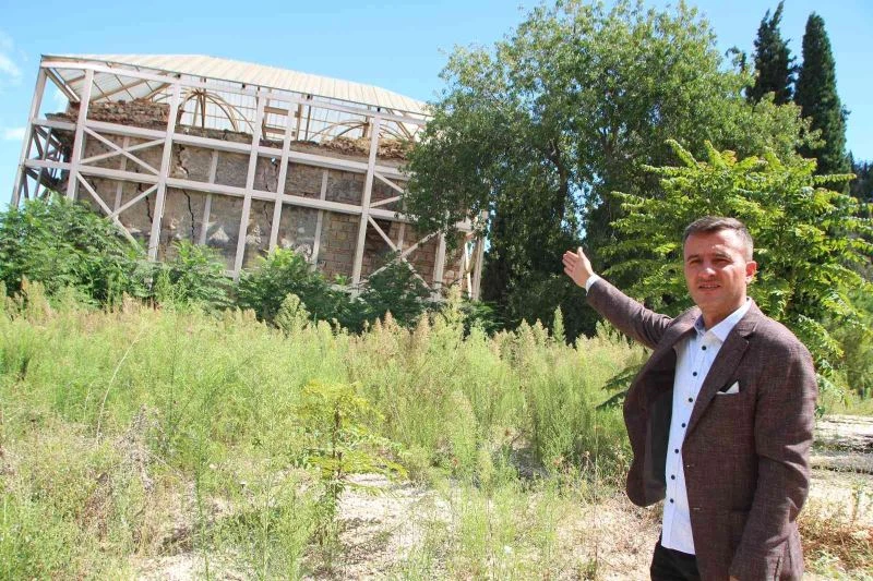 Orhan Gazi döneminde yapılan imaret yıkılmak üzere
