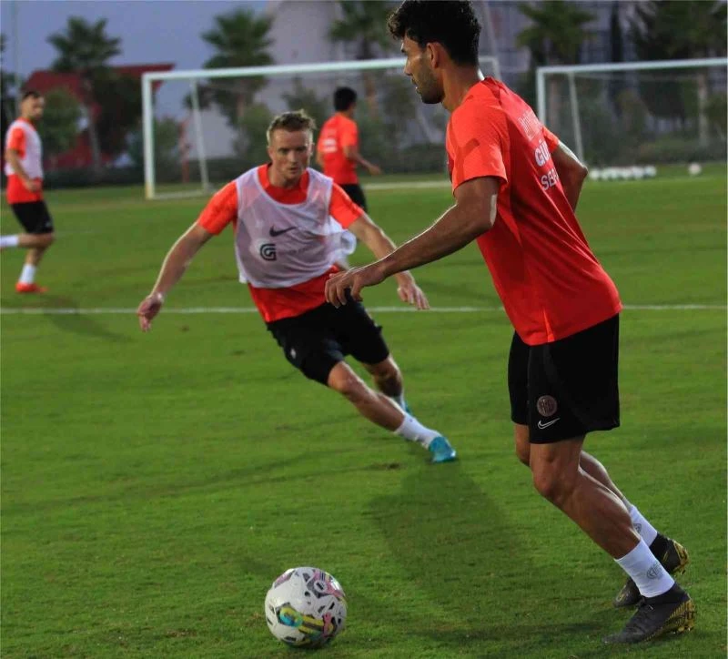 FTA Antalyaspor, Alanyaspor maçının taktiğini çalıştı