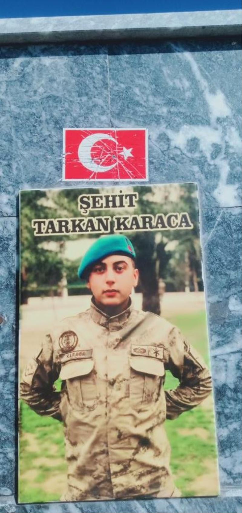 Şehidin hayrına yapılan çeşmedeki Türk bayrağına iğrenç saldırı
