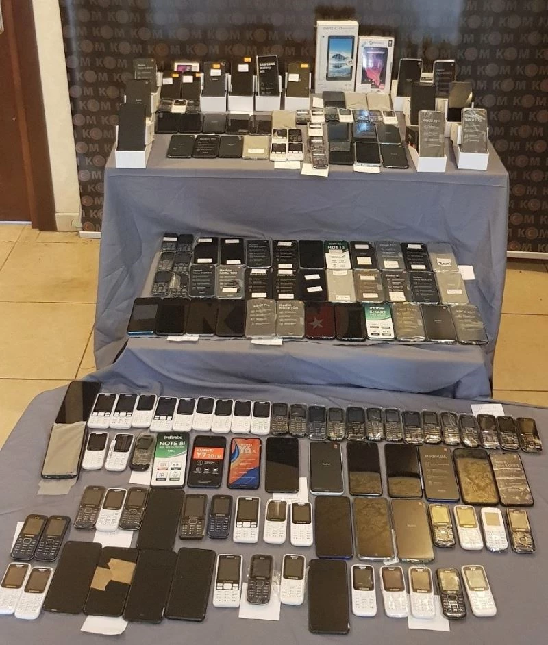 Osmaniye’de 264 adet gümrük kaçağı cep telefonu ele geçirildi