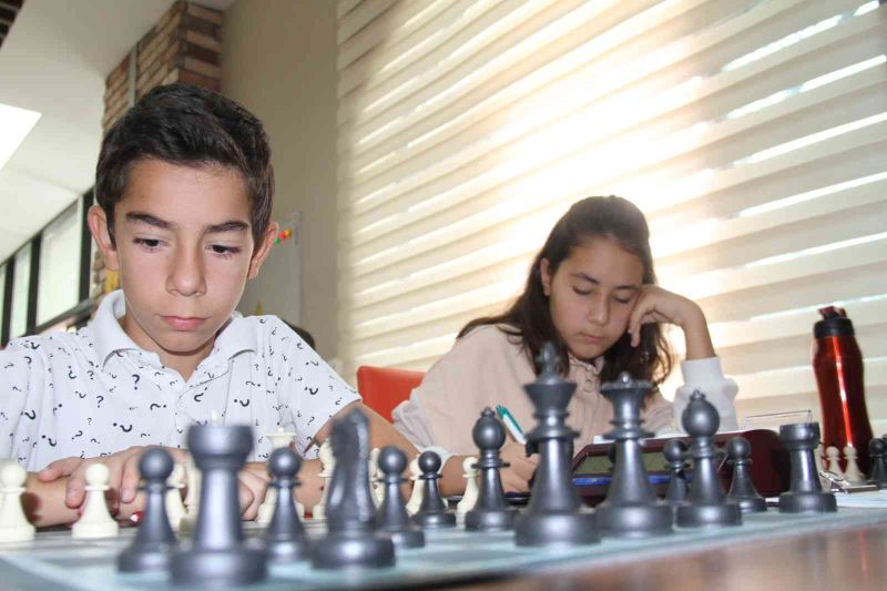 Elazığ’da 274 sporcunun katıldığı Çaturanga satranç turnuvası başladı
