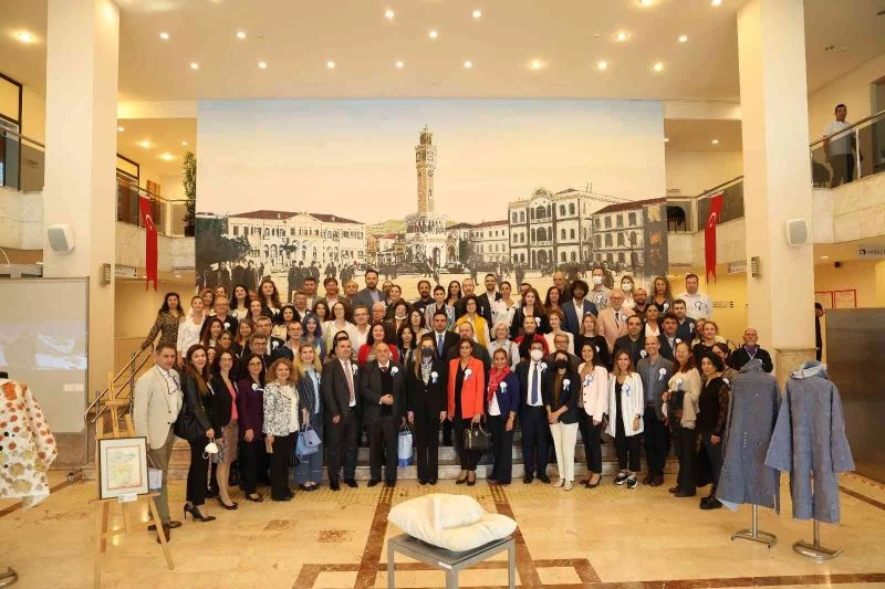 DEÜ, mezunları bir araya getirdi
