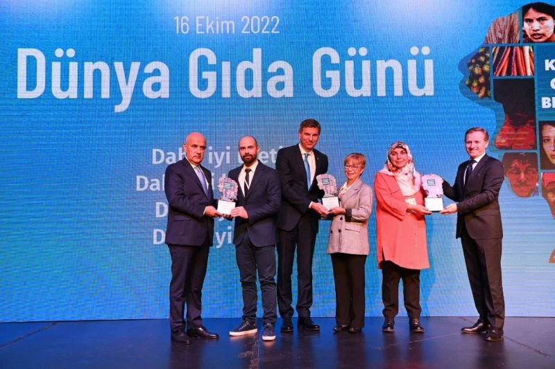 Bakan Kirişci: “Adaletsizliği durdurmaya çalışan tek lider Cumhurbaşkanımız Recep Tayyip Erdoğan’dır”
