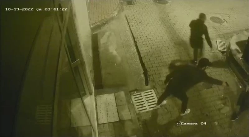 Sokak ortasındaki dehşet saniye saniye kamerada
