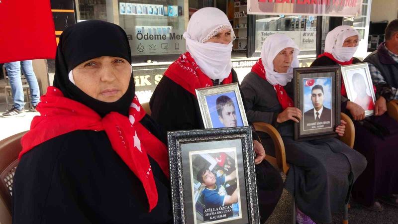 Muş’ta annelerin evlat nöbeti devam ediyor
