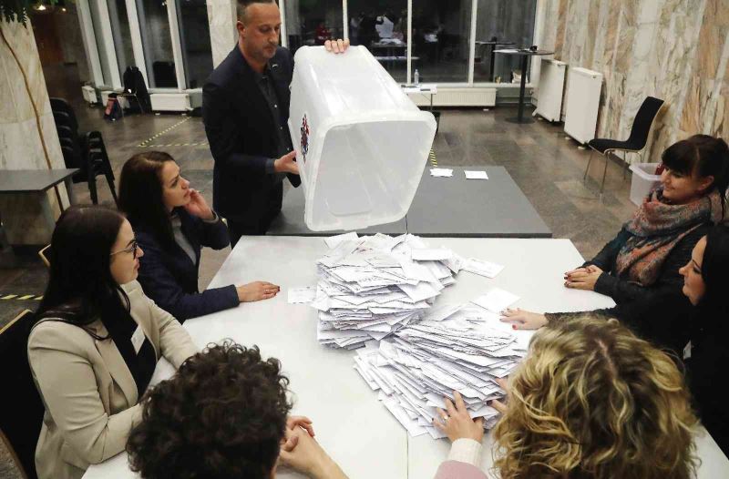 Letonya’da Başbakan Karins ilk sonuçlara göre seçimi önde götürüyor

