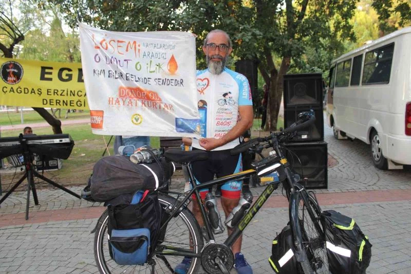 Bisikletiyle 43 şehir gezip kök hücre bağışını anlatıyor
