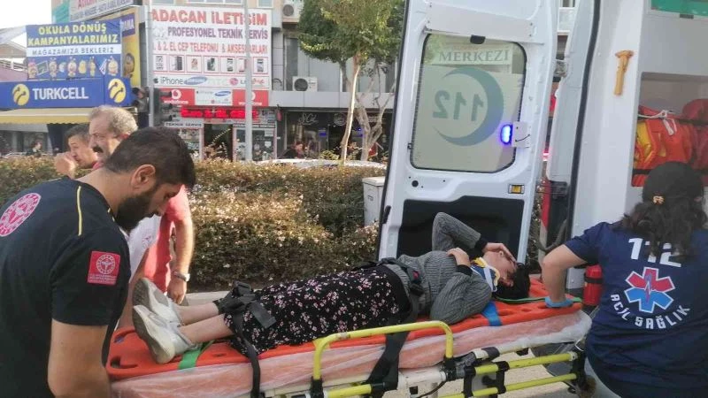 Yaya geçidinde otomobilin çarptığı genç kız yaralandı
