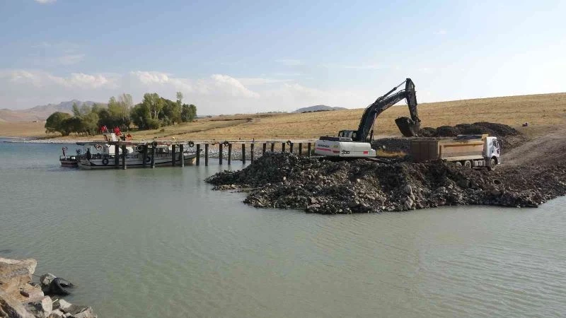Bakanlık Van Gölü’ndeki balıkçı barınakları için harekete geçti
