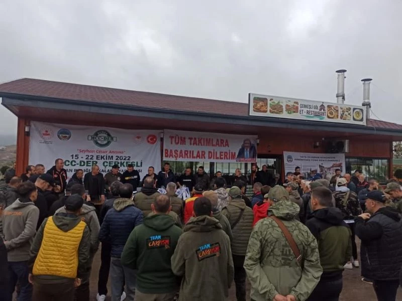 Sazan yakalama yarışması düzenlendi
