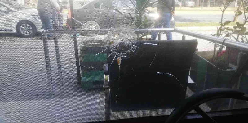 Kocaeli’nde oto galeriler kurşunlandı
