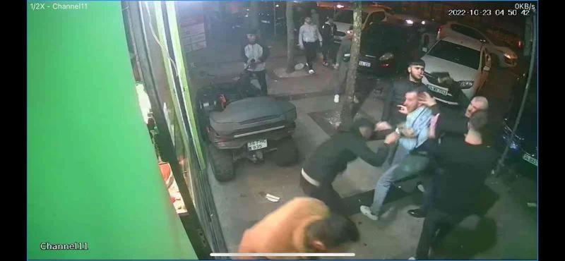 Beyoğlu’nda 10 kişilik grup çiğköftecide dehşeti yaşattı
