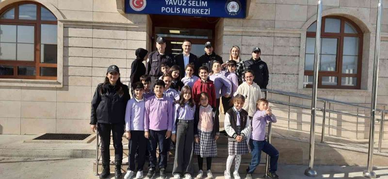 İlkokul öğrencileri polis merkezinde ağırlandı
