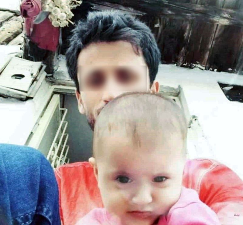 Minibüsün altına uyuması için bırakılan 2.5 yaşındaki kızı babası ezdi
