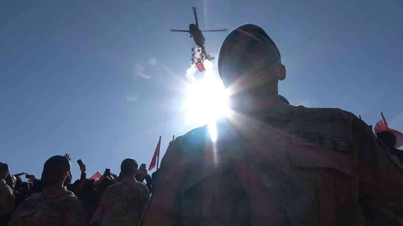 Jandarma Çelik Kanatlar ve Mehteran Takımı, Kırıkkale’de gösteri sundu
