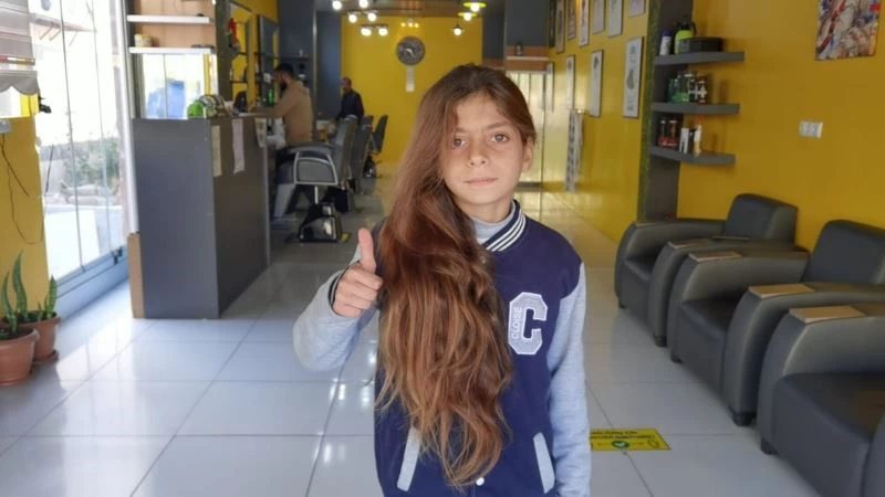 12 yıl sonra saçına makas değdi
