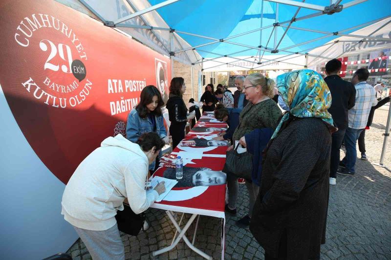 Nilüfer Belediyesi’nden vatandaşlara ücretsiz Ata posteri
