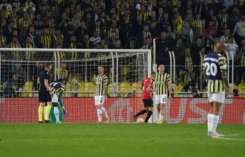 UEFA Avrupa Ligi: Fenerbahçe: 1 - Rennes: 3 (İlk yarı)